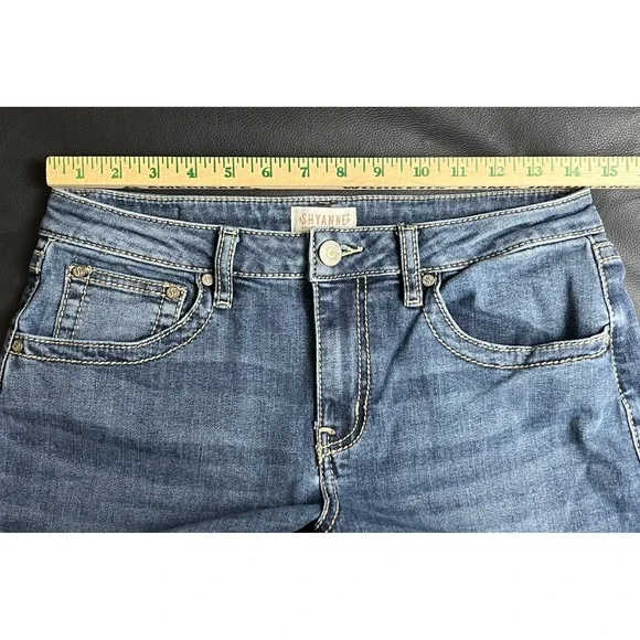 SHYANNE 31W 32.5L Flare Jeans‎ Embroidered Floral Stretch Boho Western Bootcut - Picture 8 of 11